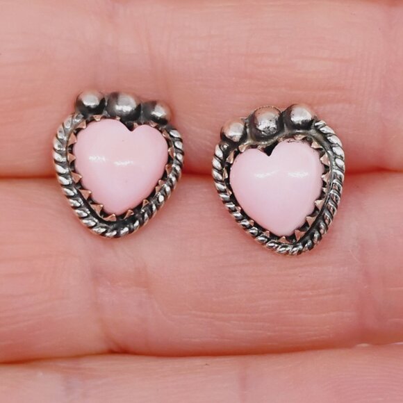 Pink Conch Shell Heart Earrings Sterling Silver Studs Native Southwest Style - Picture 2 of 5